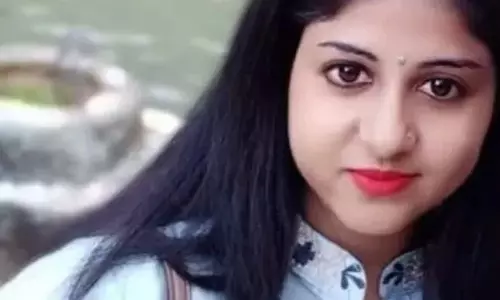 Odisha : बीजेडी नेता की पत्नी नुआपाड़ा में फांसी पर लटकी मिली, पुलिस ने जांच शुरू की Odisha : बीजेडी नेता की पत्नी नुआपाड़ा में फांसी पर लटकी मिली, पुलिस ने जांच शुरू की