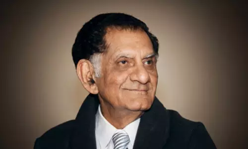 आनंद बक्शी: रोजमर्रा की छोटी-छोटी घटनाओं को गीतों में बदलने वाले गीतकार, शब्दों में ढाला जिंदगी का दर्द और प्यार आनंद बक्शी: रोजमर्रा की छोटी-छोटी घटनाओं को गीतों में बदलने वाले गीतकार, शब्दों में ढाला जिंदगी का दर्द और प्यार