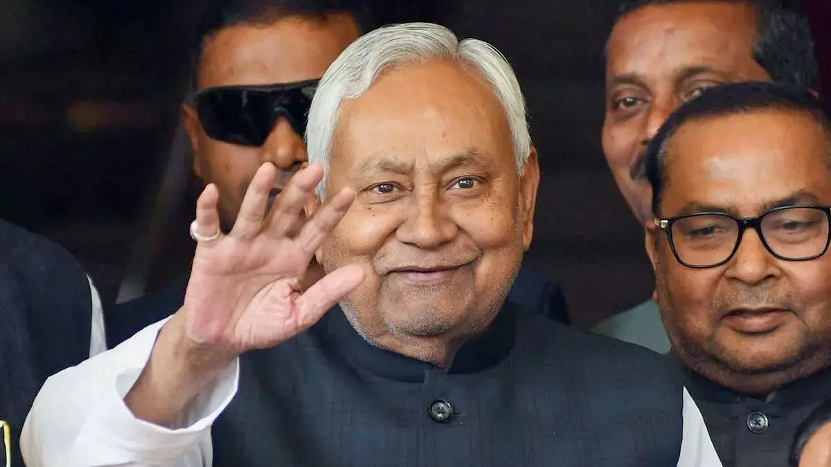 नीतीश के बाद कौन? Bihar में लीडरशिप में बदलाव की तैयारी, नीतीश कुमार ने विधान परिषद से दिया इस्तीफा नीतीश के बाद कौन? Bihar में लीडरशिप में बदलाव की तैयारी, नीतीश कुमार ने विधान परिषद से दिया इस्तीफा
