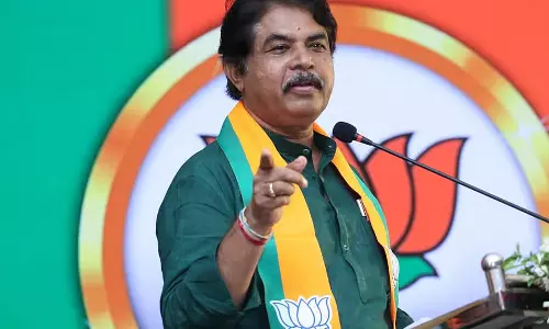 बेमौसम, बारिश से फसलों और घरों को नुकसान: Ashok ने तुरंत राहत की मांग की बेमौसम, बारिश से फसलों और घरों को नुकसान: Ashok ने तुरंत राहत की मांग की