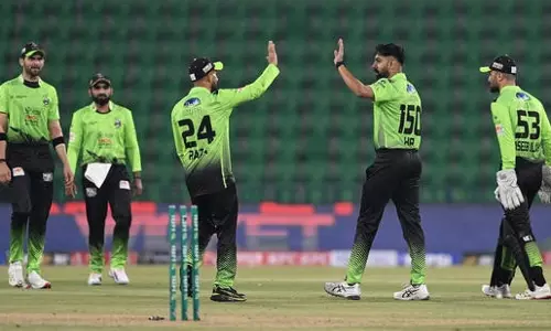 Cricket: PSL में टेंपरिंग विवाद, टीम पर कार्रवाई