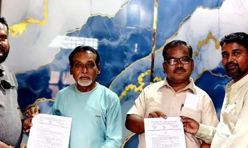 Farrukhabad: सफाई कर्मचारी संघ का बड़ा ऐलान, 1 मई से आंदोलन Farrukhabad: सफाई कर्मचारी संघ का बड़ा ऐलान, 1 मई से आंदोलन