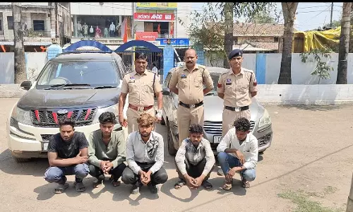 बैंक लूट की साजिश का बड़ा खुलासा, पुलिस के हाथ आये शातिर गिरोह के 6 सदस्य, लाखों की संपत्ति बरामद बैंक लूट की साजिश का बड़ा खुलासा, पुलिस के हाथ आये शातिर गिरोह के 6 सदस्य, लाखों की संपत्ति बरामद