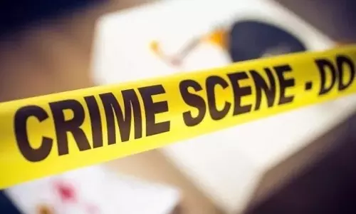 Jaunpur: पुलिस दबाव में आरोपी ने उठाया खौफनाक कदम Jaunpur: पुलिस दबाव में आरोपी ने उठाया खौफनाक कदम