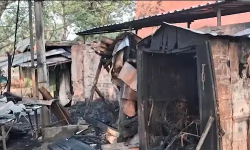 Balangir में आग लगी, 3 दुकानें जलकर खाक