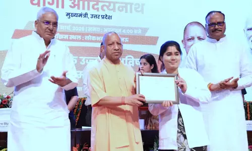 Lucknow: नर्सिंग अधिकारियों को मिला नियुक्ति का तोहफा Lucknow: नर्सिंग अधिकारियों को मिला नियुक्ति का तोहफा