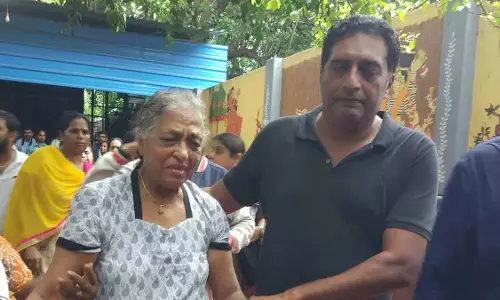 Prakash Raj की मां का 86 साल की उम्र में उम्र से जुड़ी बीमारियों के कारण निधन हो गया Prakash Raj की मां का 86 साल की उम्र में उम्र से जुड़ी बीमारियों के कारण निधन हो गया