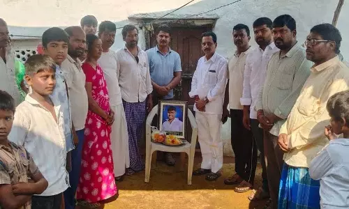 पूर्व MLA रवींद्र कुमार ने अरेकांति विजय से सलाह ली