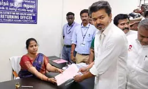 Tamil Nadu चुनाव: विजय ने भारी जनसभा के बीच पेरम्बूर से नामांकन दाखिल किया