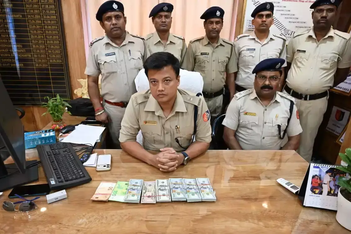 Howrah: विदेशी करेंसी के साथ एक आरोपी गिरफ्तार Howrah: विदेशी करेंसी के साथ एक आरोपी गिरफ्तार