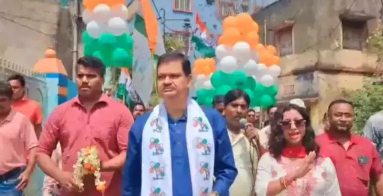 Asansol: तृणमूल प्रत्याशी ने विभिन्न इलाकों में किया संपर्क Asansol: तृणमूल प्रत्याशी ने विभिन्न इलाकों में किया संपर्क