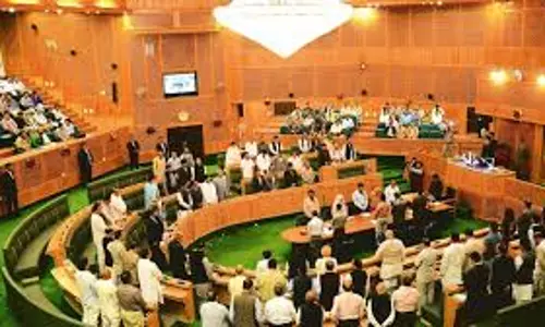 Jammu: पूर्व मुख्यमंत्री का विधानसभा में जोरदार कमबैक Jammu: पूर्व मुख्यमंत्री का विधानसभा में जोरदार कमबैक