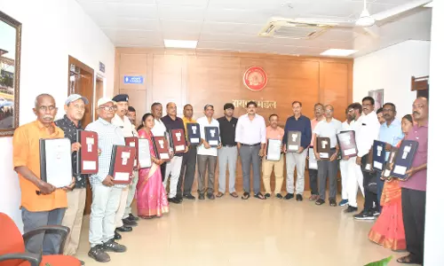 रायपुर रेल मंडल के 21 कर्मचारी हुए रिटायर रायपुर रेल मंडल के 21 कर्मचारी हुए रिटायर
