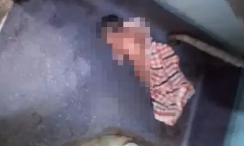 MP : कटनी रेलवे स्टेशन पर उत्कल एक्सप्रेस के टॉयलेट में नवजात मिला MP : कटनी रेलवे स्टेशन पर उत्कल एक्सप्रेस के टॉयलेट में नवजात मिला
