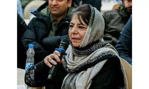 अमेरिकी और इजरायली सैनिक भाग रहे हैं, जीत ईरान की है: Mehbooba Mufti अमेरिकी और इजरायली सैनिक भाग रहे हैं, जीत ईरान की है: Mehbooba Mufti