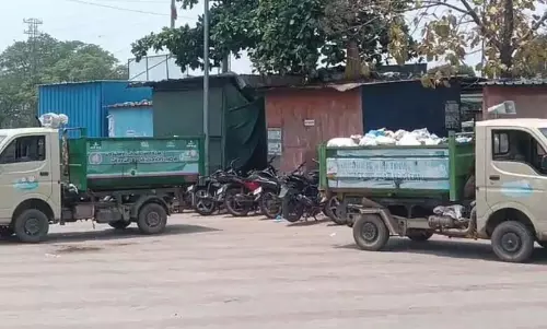 Vikarabad के अधिकारियों ने विरोध में पेट्रोल पंप बंद कर दिया Vikarabad के अधिकारियों ने विरोध में पेट्रोल पंप बंद कर दिया
