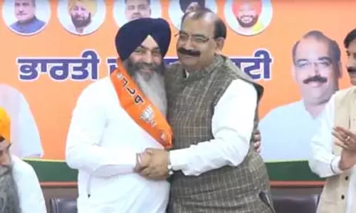 चंडीगढ़ : शिरोमणि अकाली दल के नेताओं ने थामा भाजपा का दामन चंडीगढ़ : शिरोमणि अकाली दल के नेताओं ने थामा भाजपा का दामन