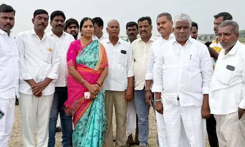 पूर्व उप विधानसभा अध्यक्ष ने सिंगूर से 0.3 TMC पानी छोड़ने की मांग की पूर्व उप विधानसभा अध्यक्ष ने सिंगूर से 0.3 TMC पानी छोड़ने की मांग की