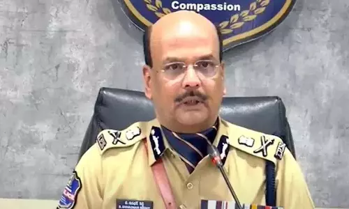 बचे हुए माओवादियों को सार्वजनिक जीवन की मुख्यधारा में शामिल होना चाहिए: तेलंगाना DGP ने अपील की बचे हुए माओवादियों को सार्वजनिक जीवन की मुख्यधारा में शामिल होना चाहिए: तेलंगाना DGP ने अपील की