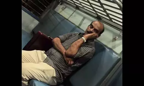 Kerala की ट्रेन में आदमी के ‘डरावने’ इशारे करने का वीडियो महिला ने रिकॉर्ड किया Kerala की ट्रेन में आदमी के ‘डरावने’ इशारे करने का वीडियो महिला ने रिकॉर्ड किया
