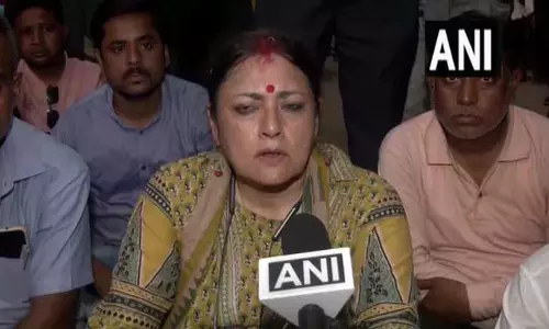डंपर हादसे पर सियासत गरम, अग्निमित्रा पॉल ने अवैध बालू कारोबार पर उठाए सवाल डंपर हादसे पर सियासत गरम, अग्निमित्रा पॉल ने अवैध बालू कारोबार पर उठाए सवाल