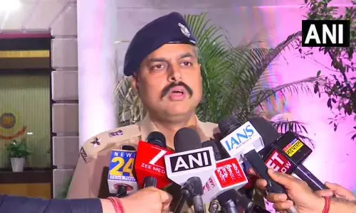 बम धमकी देने वाले फर्जी मेल करने वाले आरोपी को DCP सचिन शर्मा की टीम ने मैसूर से पकड़ा बम धमकी देने वाले फर्जी मेल करने वाले आरोपी को DCP सचिन शर्मा की टीम ने मैसूर से पकड़ा
