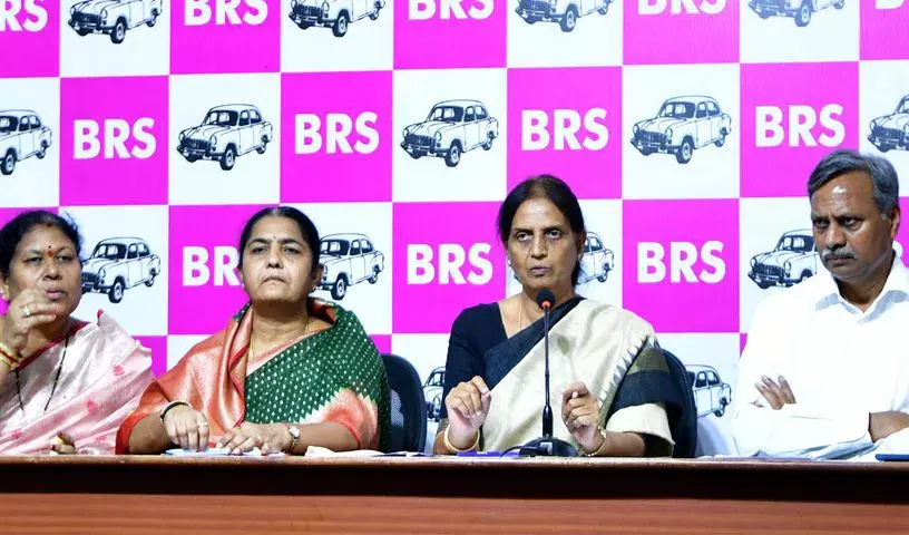 BRS नेताओं ने विधानसभा में चुप्पी साधने का आरोप, खनन मुद्दे पर हाउस पैनल की मांग BRS नेताओं ने विधानसभा में चुप्पी साधने का आरोप, खनन मुद्दे पर हाउस पैनल की मांग