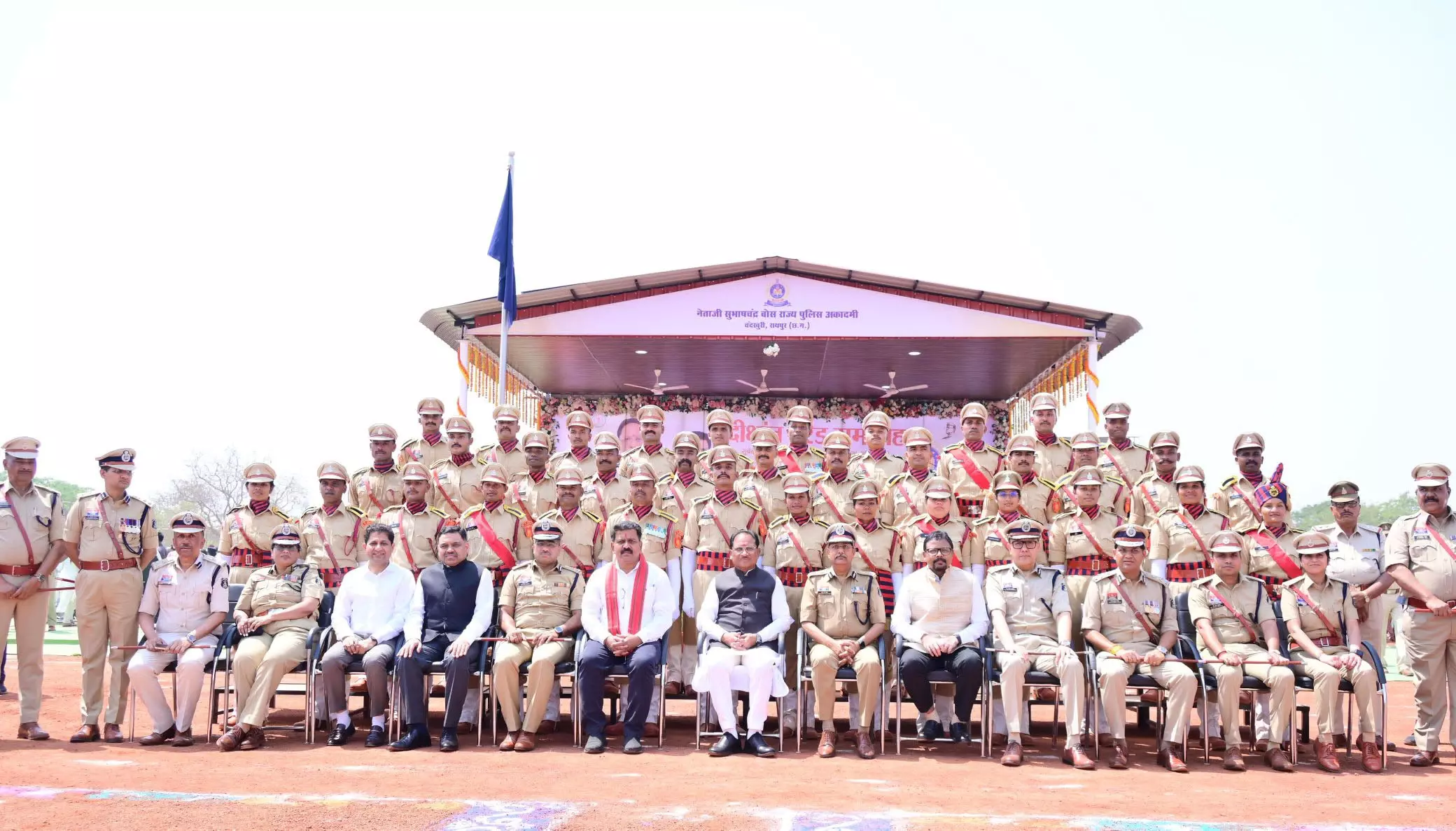 छत्तीसगढ़ पुलिस को 859 सूबेदार, उप निरीक्षक और प्लाटून कमांडर मिले छत्तीसगढ़ पुलिस को 859 सूबेदार, उप निरीक्षक और प्लाटून कमांडर मिले