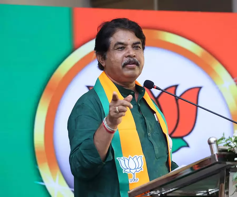 बेमौसम, बारिश से फसलों और घरों को नुकसान: Ashok ने तुरंत राहत की मांग की बेमौसम, बारिश से फसलों और घरों को नुकसान: Ashok ने तुरंत राहत की मांग की