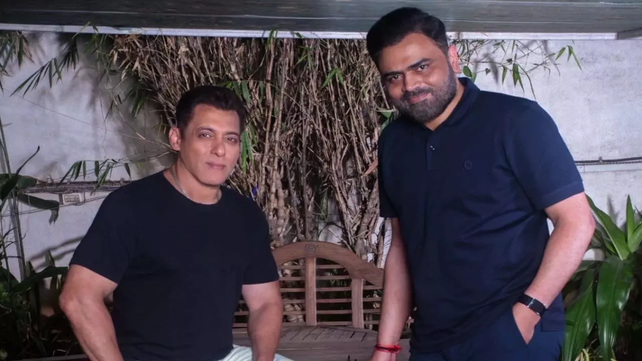 Salman Khan ने वम्शी पैडिपल्ली और दिल राजू के साथ फिल्म कन्फर्म की Salman Khan ने वम्शी पैडिपल्ली और दिल राजू के साथ फिल्म कन्फर्म की