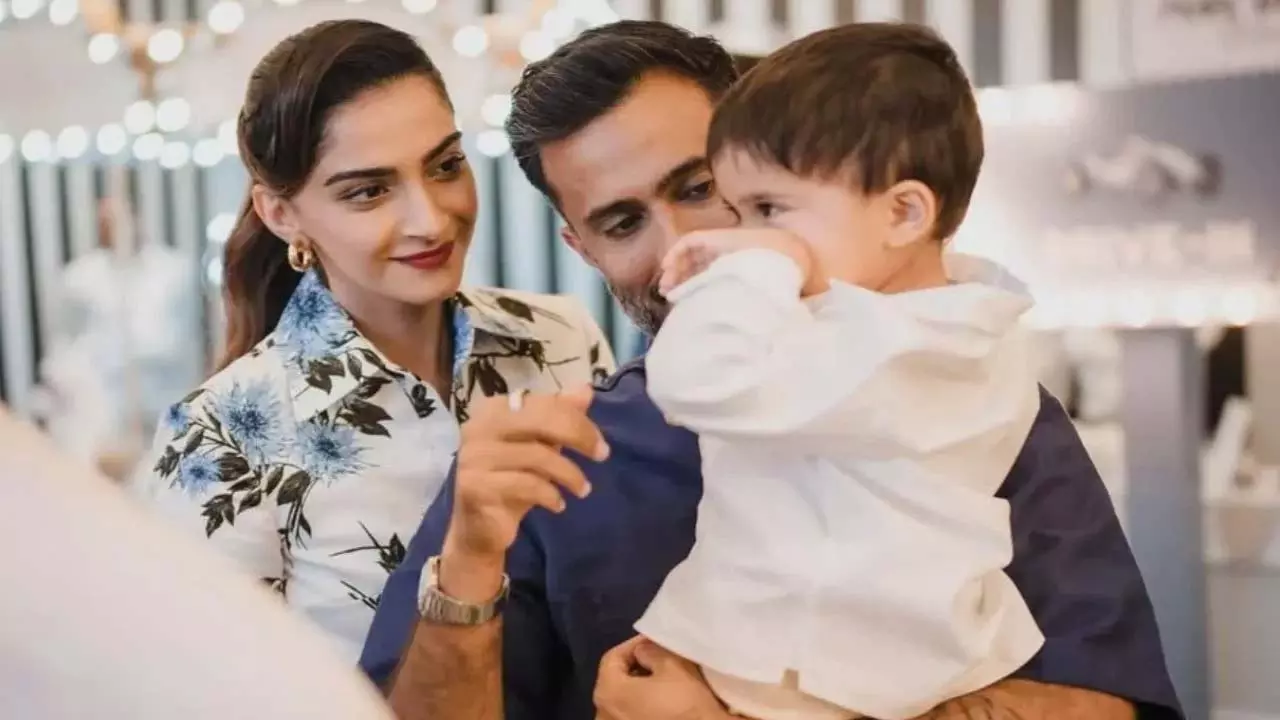 Sonam Kapoor और आनंद आहूजा ने बेटे को जन्म दिया Sonam Kapoor और आनंद आहूजा ने बेटे को जन्म दिया