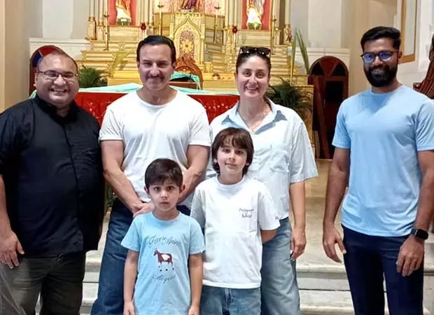 Saif Ali Khan और करीना कपूर खान तैमूर और जेह के साथ बांद्रा चर्च गए Saif Ali Khan और करीना कपूर खान तैमूर और जेह के साथ बांद्रा चर्च गए