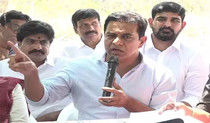 KTR ने सीएम रेवंत रेड्डी पर जमीन हड़पने का आरोप लगाया KTR ने सीएम रेवंत रेड्डी पर जमीन हड़पने का आरोप लगाया