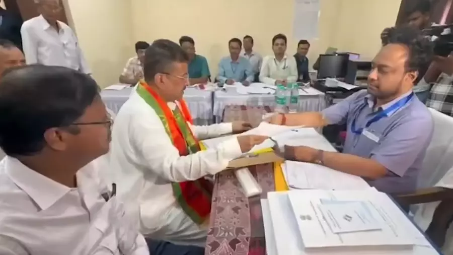 पश्चिम बंगाल विधानसभा चुनाव 2026 : Suvendu अधिकारी ने नंदीग्राम से नामांकन दाखिल किया पश्चिम बंगाल विधानसभा चुनाव 2026 : Suvendu अधिकारी ने नंदीग्राम से नामांकन दाखिल किया