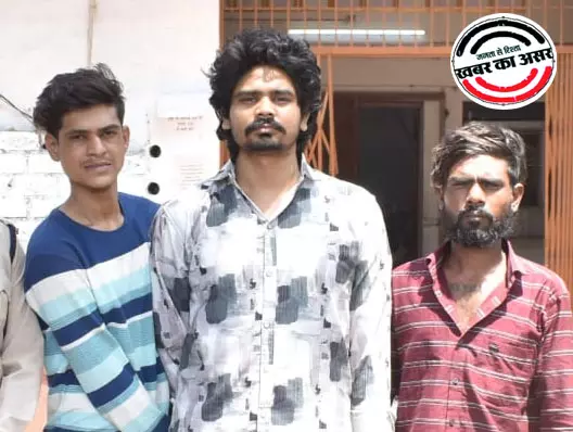 दुर्ग में 8 लाख की हेरोइन सप्लाई नाकाम, 3 तस्कर अरेस्ट दुर्ग में 8 लाख की हेरोइन सप्लाई नाकाम, 3 तस्कर अरेस्ट