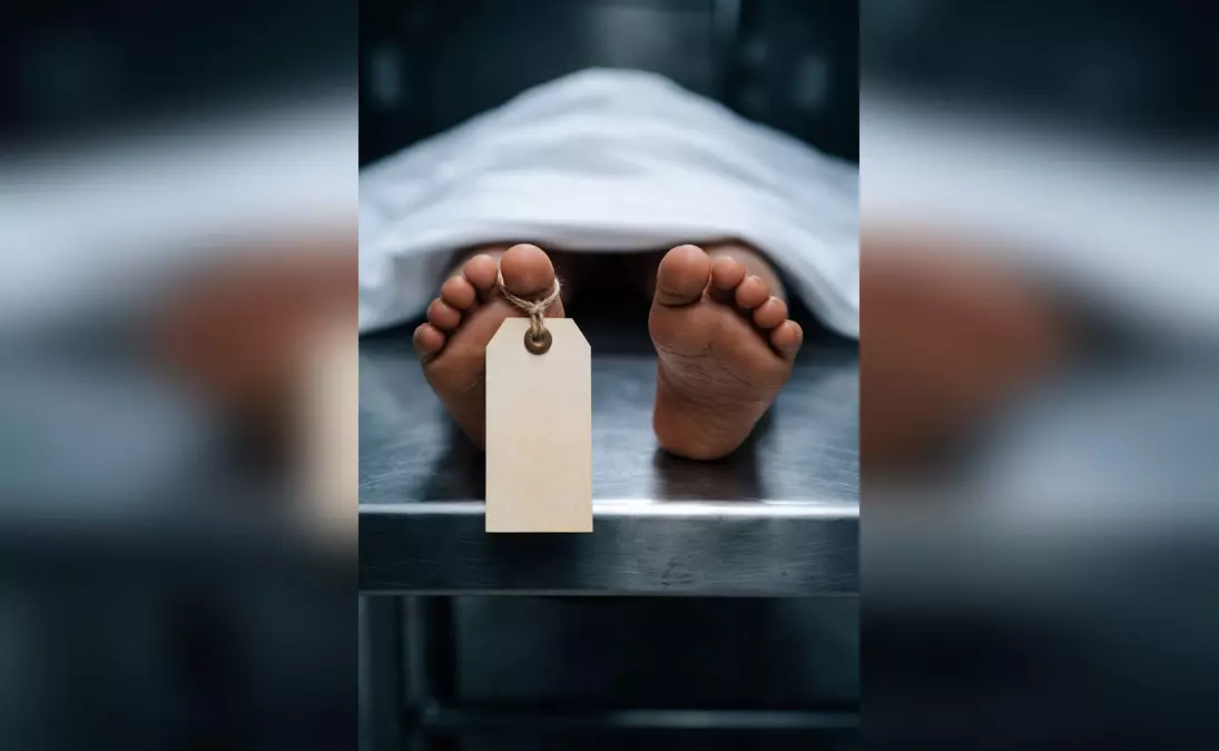 डॉक्टर और उनकी पत्नी ने अपने दिव्यांग बच्चे को मारने के बाद की आत्महत्या डॉक्टर और उनकी पत्नी ने अपने दिव्यांग बच्चे को मारने के बाद की आत्महत्या
