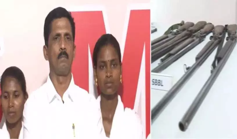 माओवादी नेता सोमन्ना ने AP पुलिस के सामने सरेंडर किया माओवादी नेता सोमन्ना ने AP पुलिस के सामने सरेंडर किया
