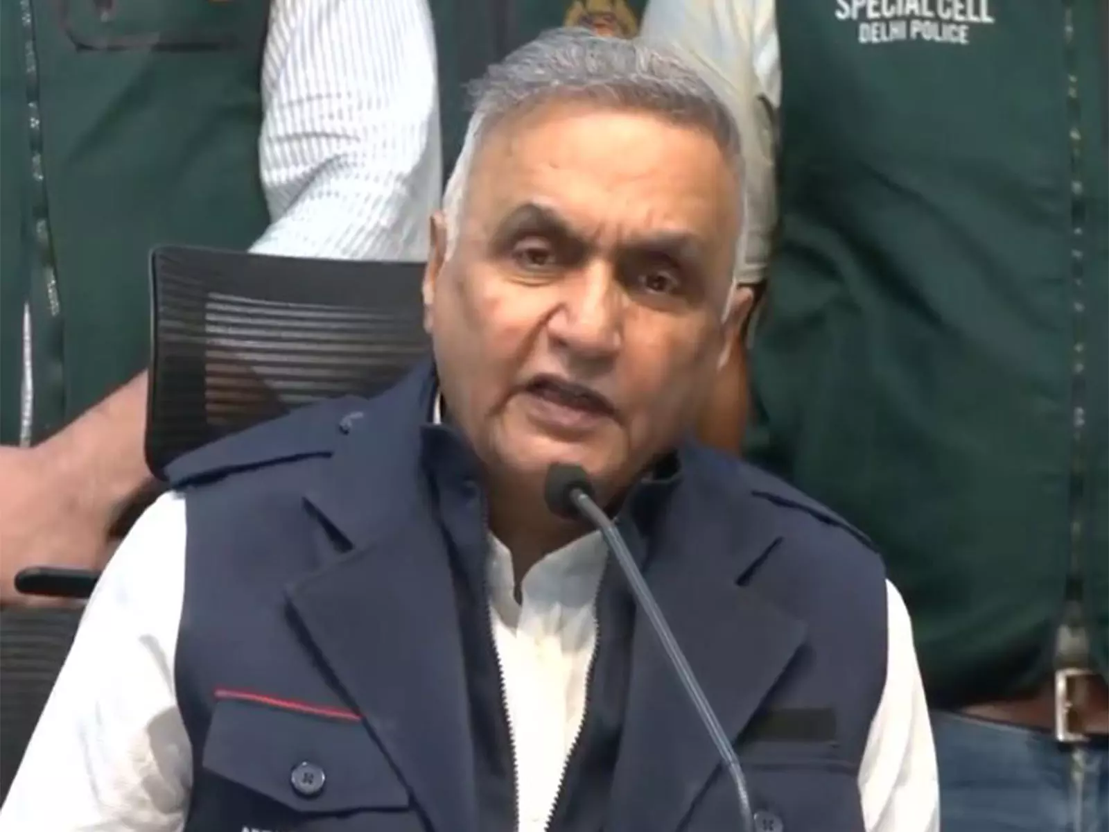 मेट्रो पोस्टर मामले से जुड़ा LeT हैंडलर शब्बीर अहमद लोन दिल्ली के गाजीपुर से गिरफ्तार मेट्रो पोस्टर मामले से जुड़ा LeT हैंडलर शब्बीर अहमद लोन दिल्ली के गाजीपुर से गिरफ्तार