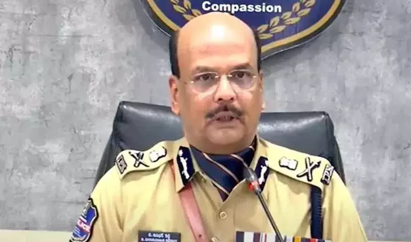 बचे हुए माओवादियों को सार्वजनिक जीवन की मुख्यधारा में शामिल होना चाहिए: तेलंगाना DGP ने अपील की बचे हुए माओवादियों को सार्वजनिक जीवन की मुख्यधारा में शामिल होना चाहिए: तेलंगाना DGP ने अपील की