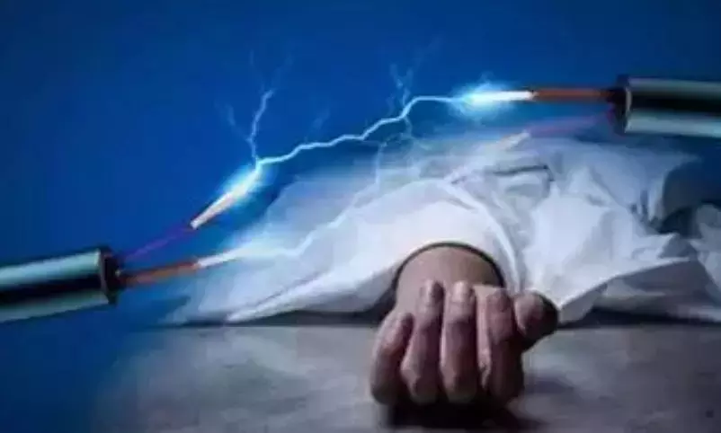 Anantapur में बिजली लाइन मरम्मत के दौरान कर्मचारी की करंट से मौत Anantapur में बिजली लाइन मरम्मत के दौरान कर्मचारी की करंट से मौत