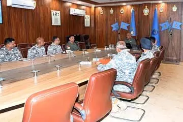 एयर मार्शल जीतेंद्र मिश्रा ने पश्चिमी सेक्टर एयरबेस का दौरा किया, ऑपरेशनल तैयारियों का लिया जायजा एयर मार्शल जीतेंद्र मिश्रा ने पश्चिमी सेक्टर एयरबेस का दौरा किया, ऑपरेशनल तैयारियों का लिया जायजा