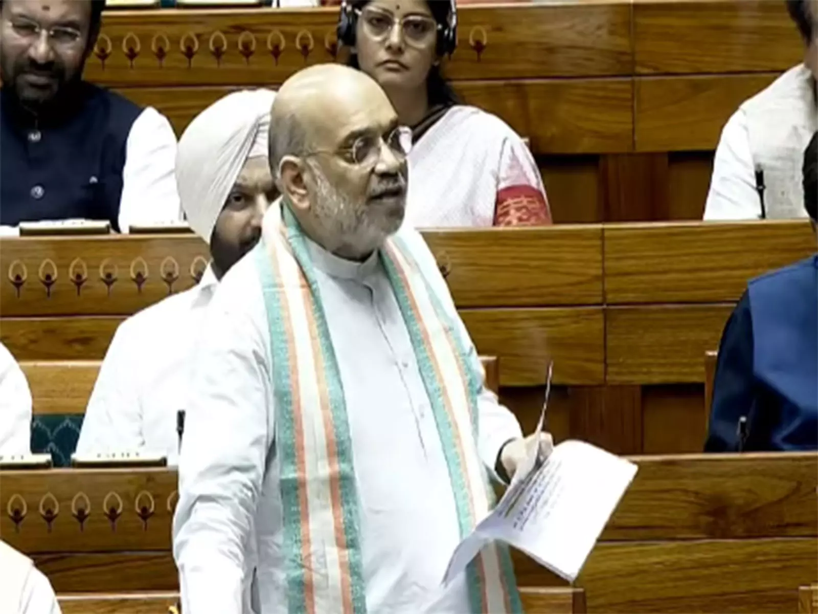 Amit Shah ने लोकसभा में विपक्ष पर निशाना साधा Amit Shah ने लोकसभा में विपक्ष पर निशाना साधा