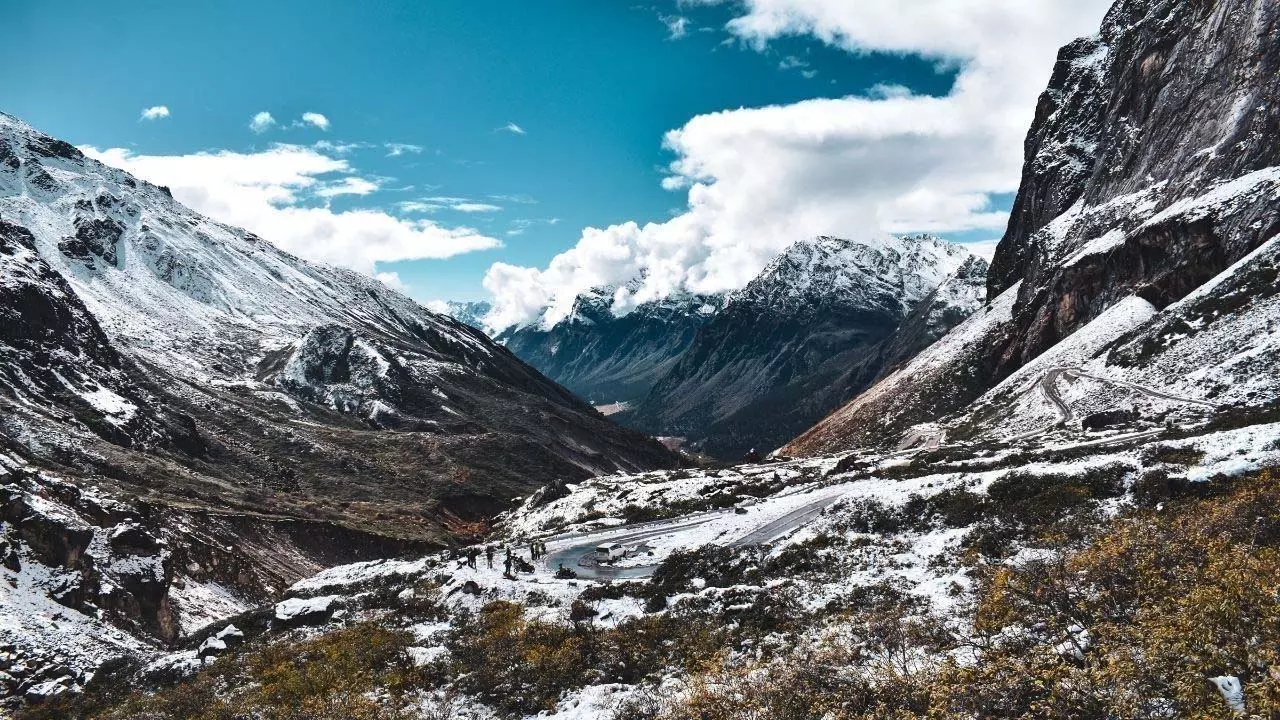 हिमाचल में बर्फबारी और बारिश से बदला मौसम, कई जिलों में अलर्ट जारी हिमाचल में बर्फबारी और बारिश से बदला मौसम, कई जिलों में अलर्ट जारी
