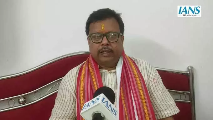 हुगली में सियासी घमासान तेज, बीजेपी उम्मीदवार सुबीर नाग का कांग्रेस और टीएमसी पर निशाना हुगली में सियासी घमासान तेज, बीजेपी उम्मीदवार सुबीर नाग का कांग्रेस और टीएमसी पर निशाना