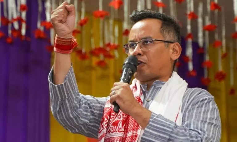 Assam: गौरव गोगोई ने हिमंत बिस्वा सरमा और बदरुद्दीन अजमल को ‘एक ही सिक्के के दो पहलू’ बताया Assam: गौरव गोगोई ने हिमंत बिस्वा सरमा और बदरुद्दीन अजमल को ‘एक ही सिक्के के दो पहलू’ बताया