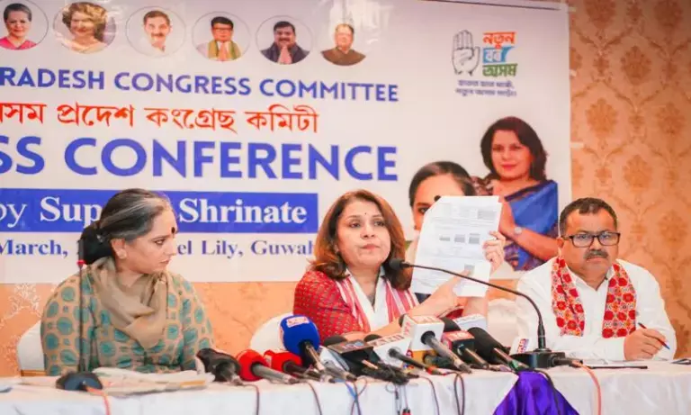 Assam: कांग्रेस ने सीएम सरमा के परिवार की संपत्ति में ‘असमानुपातिक’ बढ़ोतरी पर सवाल उठाए Assam: कांग्रेस ने सीएम सरमा के परिवार की संपत्ति में ‘असमानुपातिक’ बढ़ोतरी पर सवाल उठाए