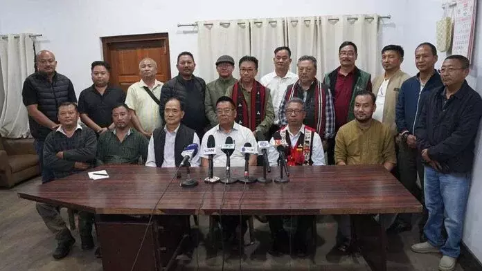 Nagaland: अगर NFHRCC को बाहर रखा गया तो होहोस 7 अप्रैल की मीटिंग का बॉयकॉट करेंगे Nagaland: अगर NFHRCC को बाहर रखा गया तो होहोस 7 अप्रैल की मीटिंग का बॉयकॉट करेंगे