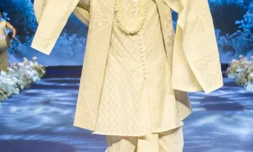 विवादित गानों को मिलते हैं सबसे ज्यादा व्यूज : जीशु सेनगुप्ता विवादित गानों को मिलते हैं सबसे ज्यादा व्यूज : जीशु सेनगुप्ता