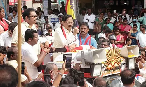 निर्वाचन क्षेत्र के लोग मेरे द्वारा किए गए काम को जानते हैं: Minister Duraimurugan निर्वाचन क्षेत्र के लोग मेरे द्वारा किए गए काम को जानते हैं: Minister Duraimurugan