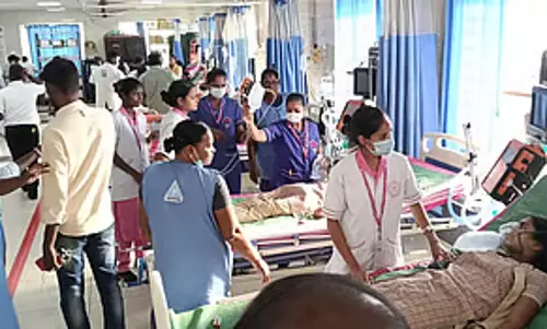 Namakkal में सरकारी हॉस्टल के 30 छात्र अचानक बीमार पड़े: अस्पताल में इलाज जारी Namakkal में सरकारी हॉस्टल के 30 छात्र अचानक बीमार पड़े: अस्पताल में इलाज जारी